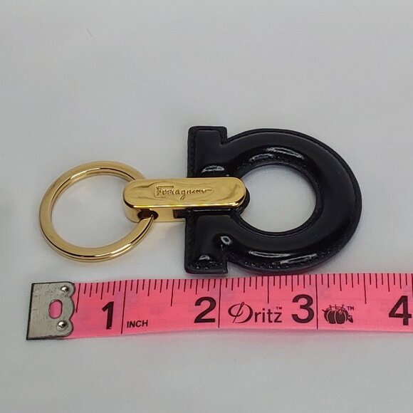 SALVADOR FERRAGAMO 'GANCINI' LEATHER KEY FOB GOLD KEY RING W/ORIGINAL BOX - Picture 11 of 16